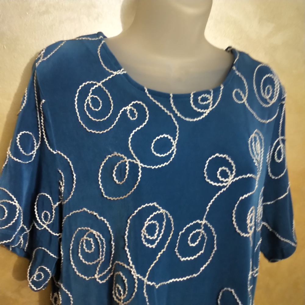 Citiknits Scroll Embroidered Top EUC L/XL - Picture 2 of 5
